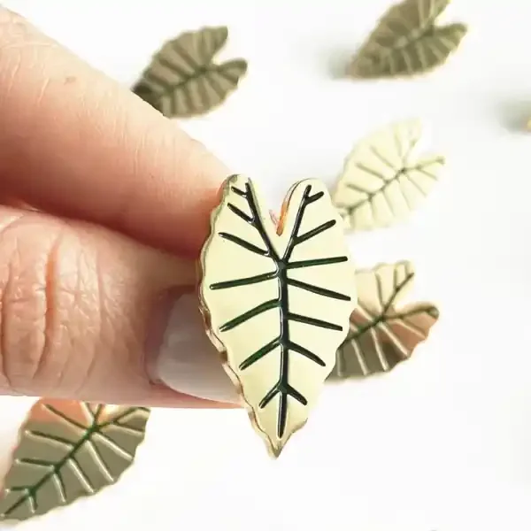 ALOCASIA LEAF LAPEL PIN