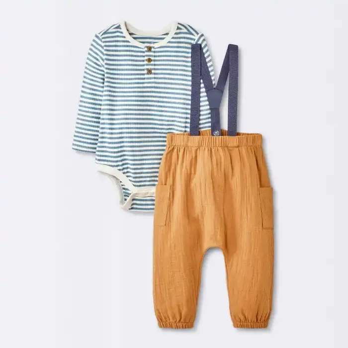 Baby Boys‘ 2pc Striped Suspender Top & Bottom Set – Cloud Island™ Blue 0-3M