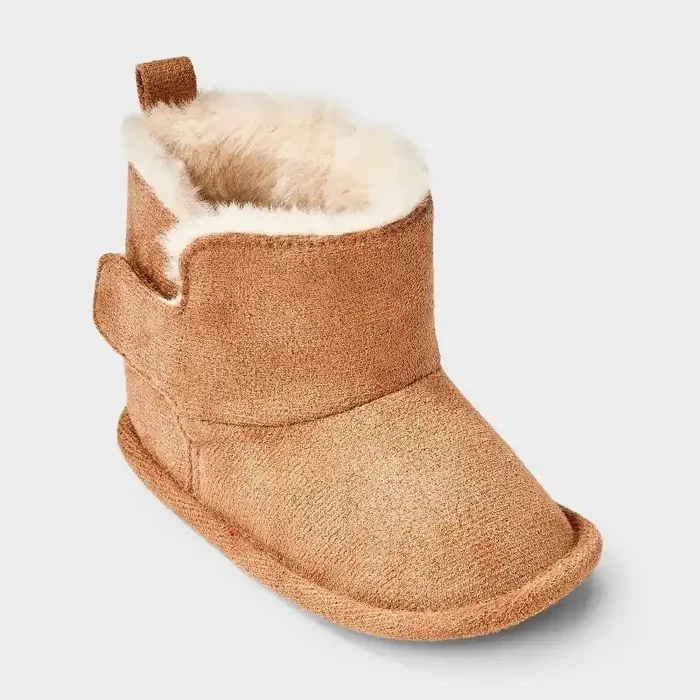 Baby Girls‘ Suede Plush Booties Crib Shoes – Cat & Jack™ Brown 3-6M