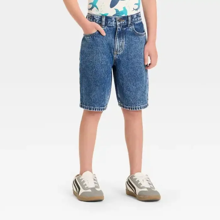 Boys‘ ‘At the Knee‘ Denim Shorts – Cat & Jack™ Medium Wash 6