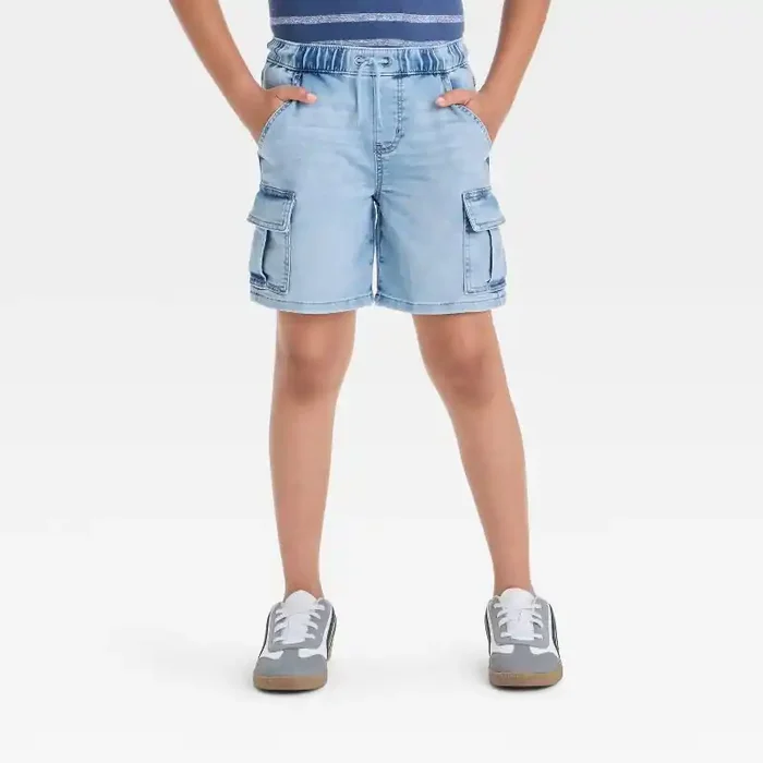 Boys‘ ‘At the Knee‘ Pull-On Cargo Denim Shorts – Cat & Jack™ Light Wash XL Relaxed Fit, Elastic Waistband