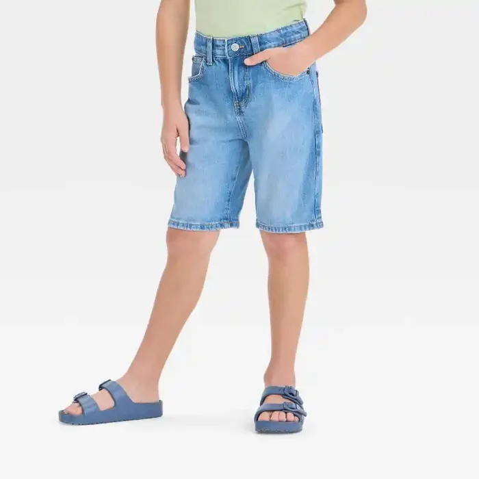 Boys‘ Denim ‘At the Knee‘ Shorts – Cat & Jack™ Medium Wash 4 Adjustable Waistband, Low Rise, Stretch Denim