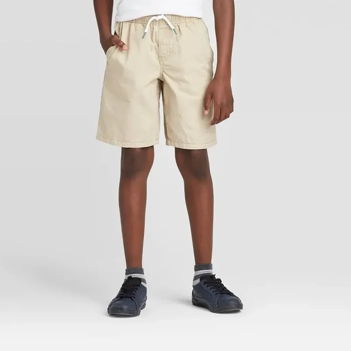 Boys‘ Playwear ‘At the Knee‘ Pull-On Shorts – Cat & Jack™ Light Khaki M Cotton Twill, Side & Patch Pockets