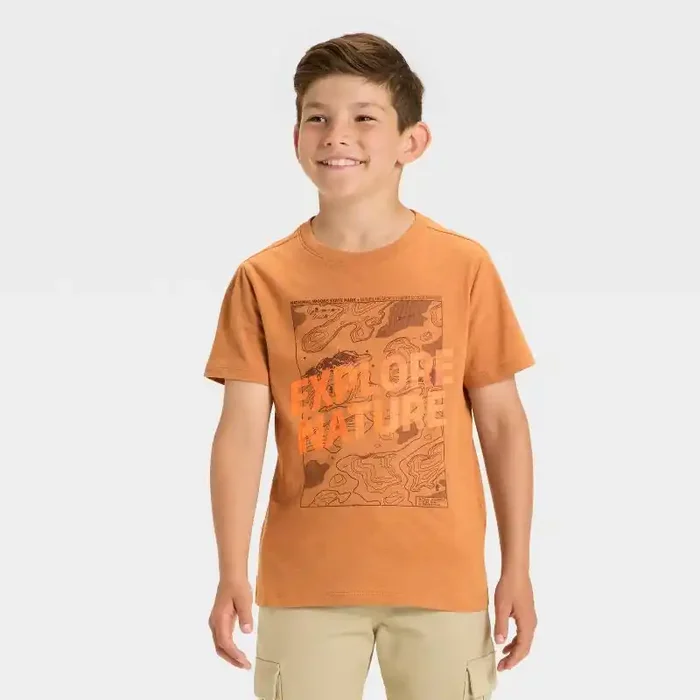 Boys‘ Short Sleeve Explore Nature Graphic T-Shirt – Cat & Jack™ Brown L