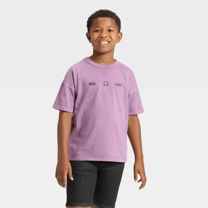 Boys‘ Short Sleeve Relaxed Fit T-Shirt – Cat & Jack™ Plum Purple M