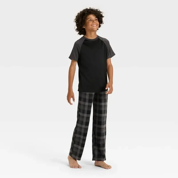 Boys‘ Short Sleeve T-Shirt and Plaid Fleece Pants Pajama Set – Cat & Jack™ Black XL