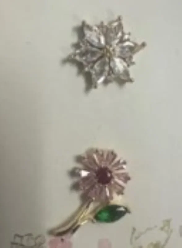 City by City Gold Plated Flower Pin Set With Cubic Zirconia