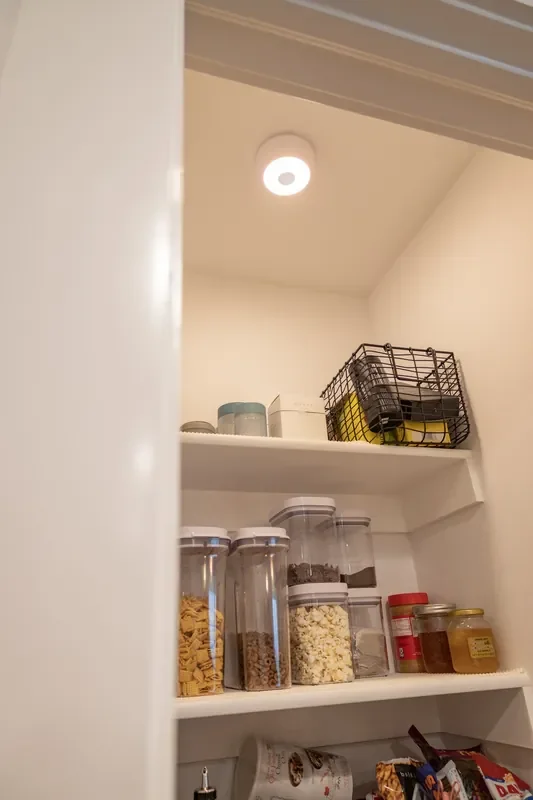 Energizer Motion Sensing Battery Operated 1 -Light 4.5-in Gloss White Flush Mount Light