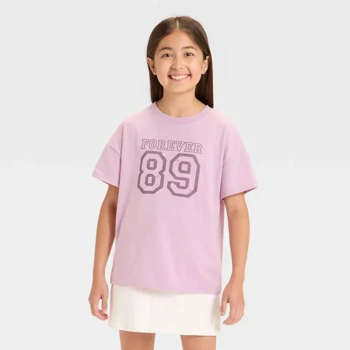 Girls‘ Short Sleeve Knit Oversized Graphic T-Shirt – Cat & Jack™ Purple S