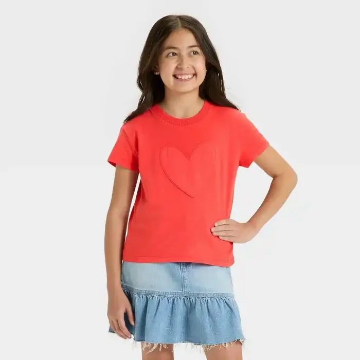 Girls‘ Short Sleeve Relaxed Fit Heart Graphic T-Shirt – Cat & Jack™ Red S