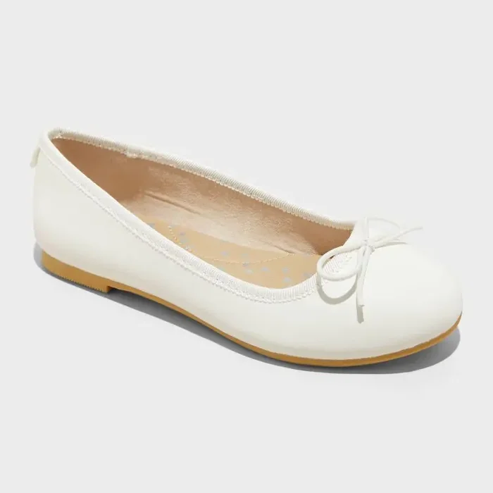 Kids‘ Diana Slip-On Ballet Flats – Cat & Jack™ White 5 Memory Foam, Closed Round Toe