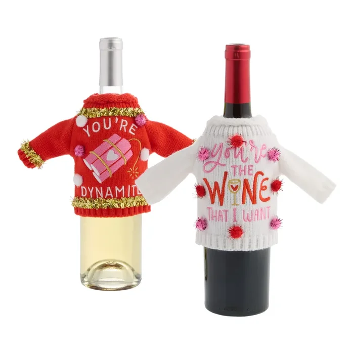 Valentine‘s Day Knit Sweater Bottle Outfit